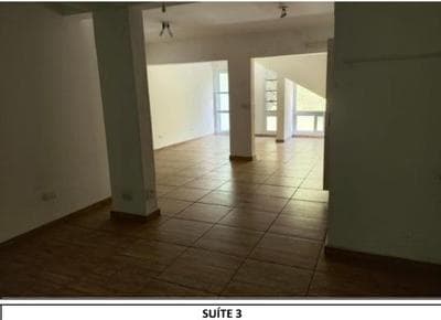 Foto 20 de 47: Casa em leilão em Santana De Parnaíba - SP — Chácara de alto padrão com 5 suítes e Área total de 5.381 m² | 43% abaixo da avaliação | Santana de Parnaíba/SP