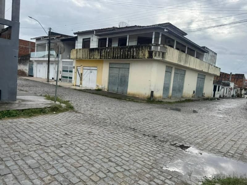 Foto 3 de 4: Casa em leilão em Serrinha - BA, bairro Centro — Casa 190m² com Terreno 295m² | Serrinha-BA | Centro - 2 Dorms, 1 Vaga - Financiamento até 420 Meses!