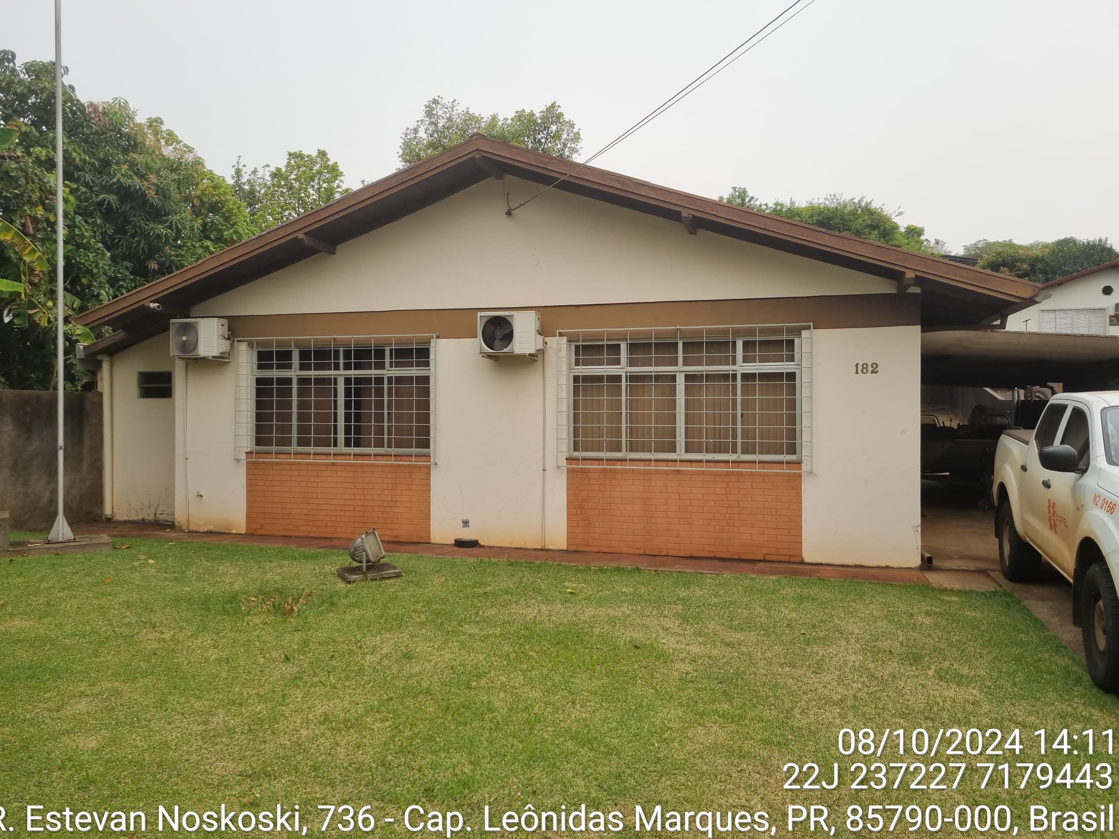 Foto 1 de 8: Casa em leilão em Capitão Leônidas Marques - PR — Casa 152m² Desocupada no Bairro Centro em Capitão Leonidas Marques/PR