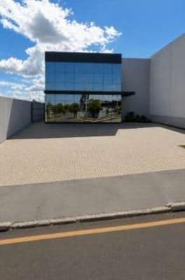 Comercial em leilão em Umuarama - PR, bairro Parque Alto do Paraná — IMÓVEL COMERCIAL COM ÁREA DE 625,17m2, EM UMUARAMA/PR