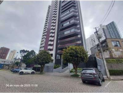 Foto 6 de 47: Apartamento em leilão em Curitiba - PR — Apartamento nº 1401 com área privativa de 184,48m² com duas vagas de garagem - Avenida Munhoz da Rocha,175, Juvevê, Curitiba/PR