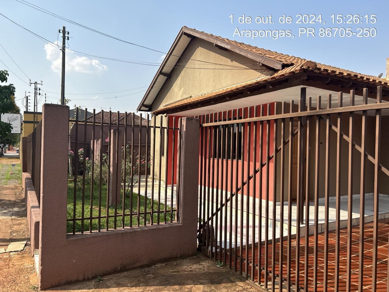 Foto 1 de 7: Casa em leilão em Arapongas - PR, bairro Centro — Casa com área total de 125,39m², Arapongas/PR