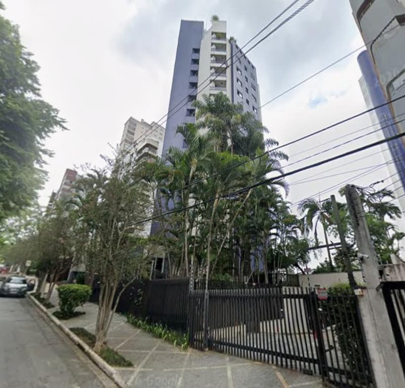 Foto 1 de 11: Apartamento em leilão em São Paulo - SP, bairro Vila Suzana — Apto 141m², 03 Vagas | Vila Suzana (Morumbi), São Paulo/SP - Oportunidade para Investimento ou Moradia! 42% de deságio sobre o valor de avaliação.