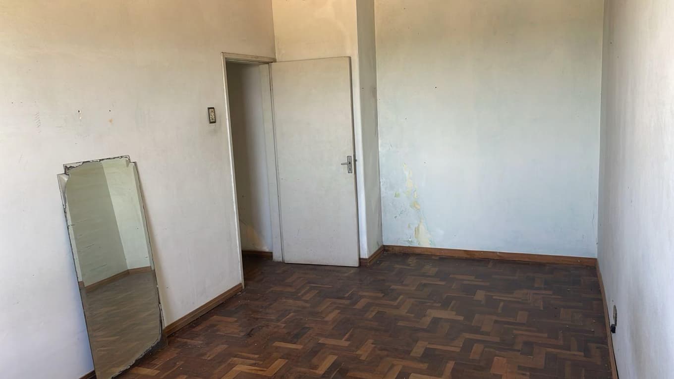 Foto 5 de 18: Apartamento em leilão em Paranaguá - PR, bairro Centro — Direitos decorrentes da ação de usucapião sobre o Apartamento nº 702, do 7º andar, do Edifício Nossa Senhora do Rocio, Paranaguá