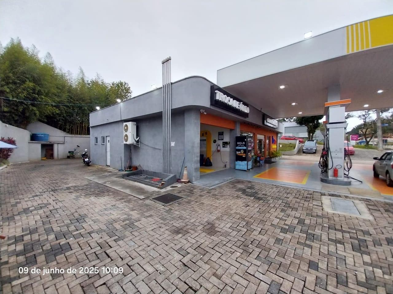 Foto 12 de 59: Comercial em leilão em Curitiba - PR, bairro Vista Alegre — Posto de Combustível com área de terreno total de 3.126,40m², benfeitorias de área total de 477,00m², localizado na Rua Miguel Tschennerl, 47, Vista Alegre, Curitiba/PR
