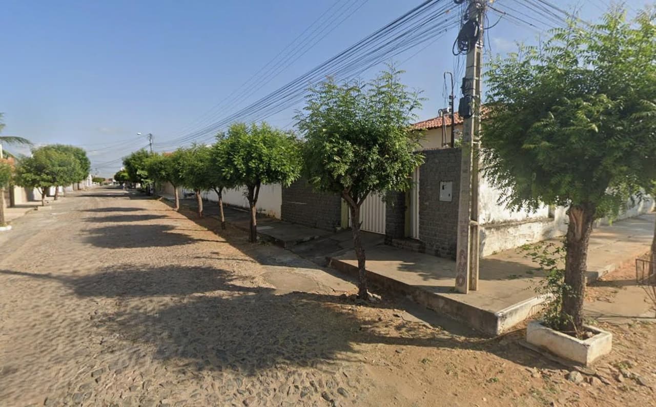 Foto 3 de 3: Casa em leilão em Crateús - CE — Casa 297m², Planalto, Crateús/CE - Ocupado