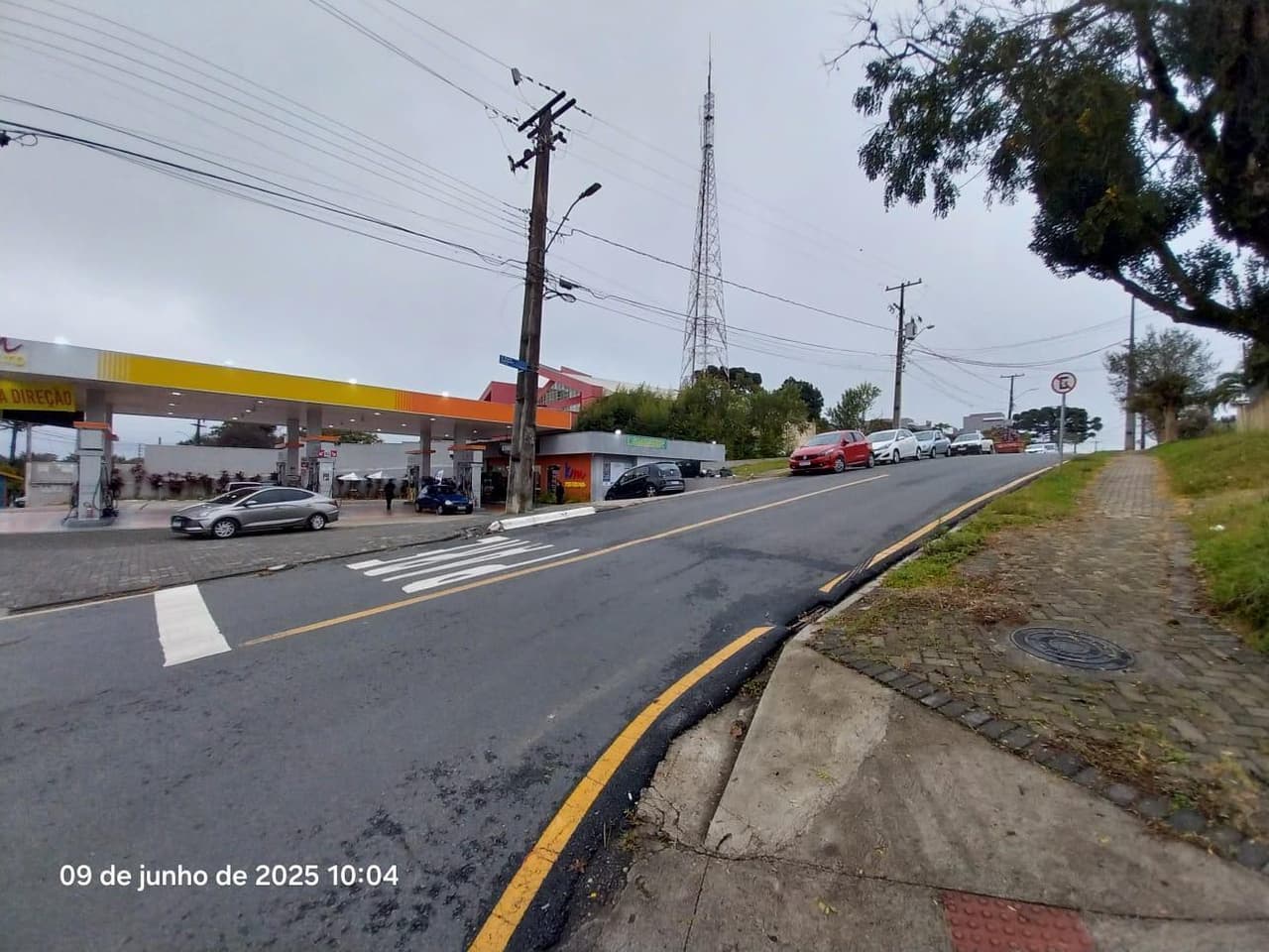 Foto 11 de 59: Comercial em leilão em Curitiba - PR, bairro Vista Alegre — Posto de Combustível com área de terreno total de 3.126,40m², benfeitorias de área total de 477,00m², localizado na Rua Miguel Tschennerl, 47, Vista Alegre, Curitiba/PR
