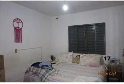 Foto 11 de 28: Casa em leilão em São Carlos - SP — Casa com área de 174,60m² e terreno com área de 300,00m² localizado na Rua Marcus Vinícius de Mello Moraes, nº 183, no loteamento Parque Santa Felícia Jardim, São Carlos/SP