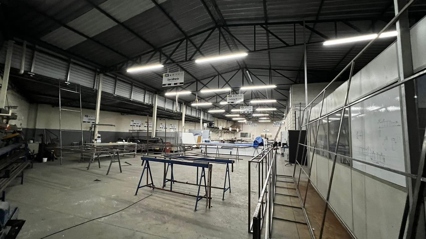 Foto 8 de 28: Comercial em leilão em Betim - MG — Imóvel Comercial 2.500m² em Betim/MG