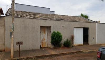 Casa em leilão em Ituiutaba - MG — Casa 302m² no bairro Drumond II em Ituiutaba/MG