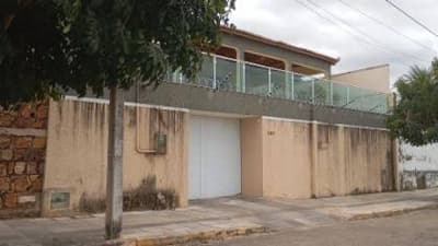 Foto 2 de 3: Casa em leilão em Crato - CE, bairro Seminário — Casa, Crato / CE