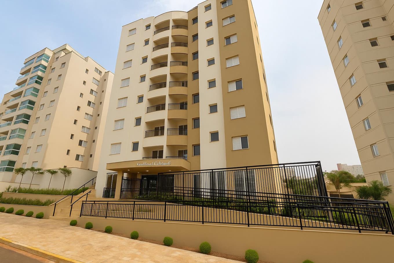 Apartamento em leilão em São Carlos - SP — Apartamento Duplex, 3 vagas de garagens,