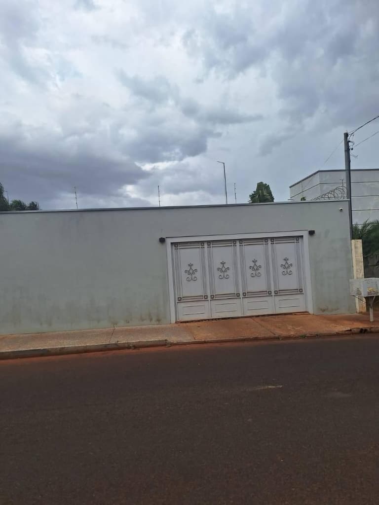 Foto 2 de 3: Casa em leilão em Frutal - MG, bairro Jardim Brasil — Casa, Frutal / MG