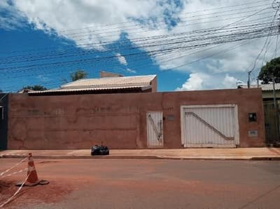 Terreno em leilão em Campo Grande - MS, bairro Jardim Aeroporto — Casa 101m² | Terreno 450m² | Jardim Aeroporto/Campo Grande-MS | 36% Desconto na 2ª Praça.