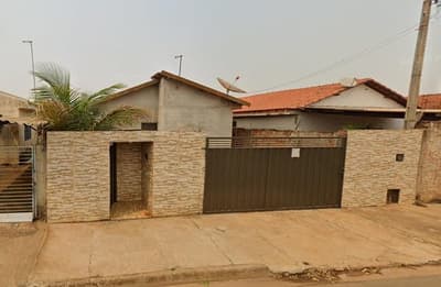 Casa em leilão em Elisiário - SP — (50%) Casa, A.T. 200m², A.C. 62m², Res. Alcebíades Rodrigues