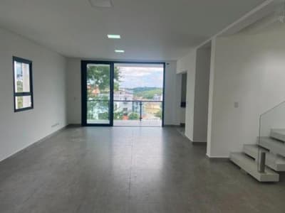 Foto 13 de 18: Casa em leilão em Arujá - SP, bairro Jardim Imperial — Casa_Condominio, Desocupado, 298.0 m2, ARUJÁ / SP