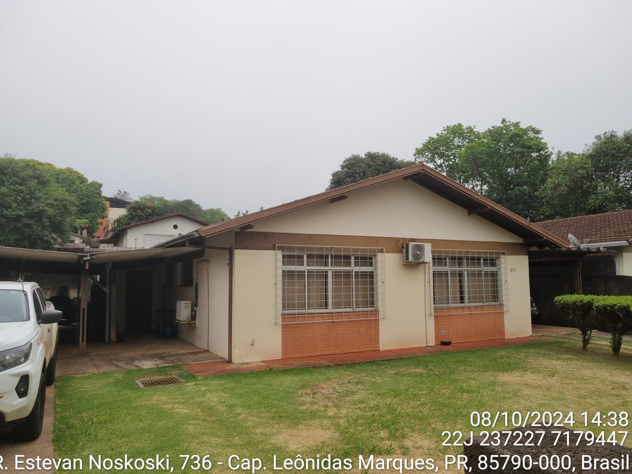 Foto 1 de 10: Casa em leilão em Capitão Leônidas Marques - PR — Casa 152m² Desocupada no Bairro Centro em Capitão Leonidas Marques/PR