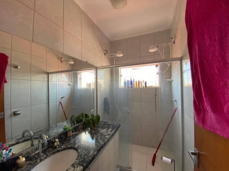 Foto 8 de 19: Casa em leilão em São Carlos - SP, bairro Parque dos Timburis — Casa 193m² com Terreno 275m² | São Carlos-SP | Parque dos Timburis - 2 Dorms, 2 banheiros, 1 Vaga - Financiamento até 420 Meses!