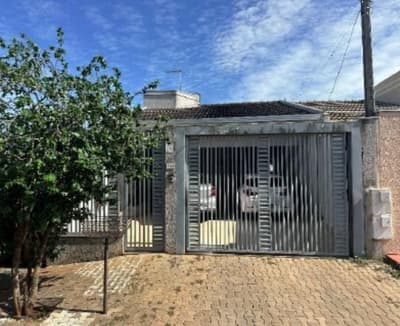 Casa em leilão em Arapongas - PR, bairro Jardim Petrópolis — Casa de 130m² - Jardim Petrópolis, Arapongas/PR | Sinal a partir de 30% e Saldo Financiado em até 240x com Correção pelo Banco Inter