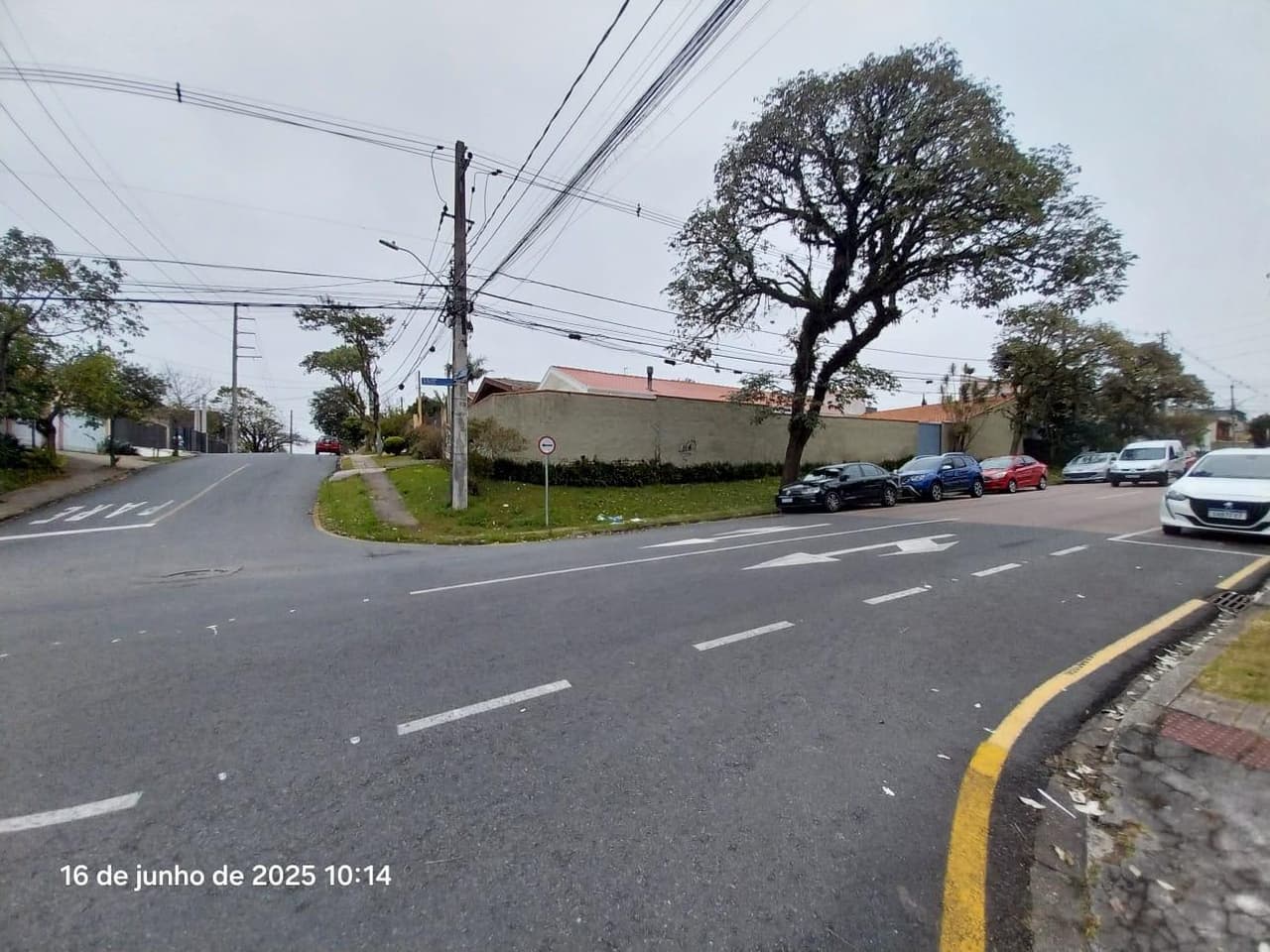 Foto 7 de 17: Casa em leilão em Curitiba - PR, bairro Jardim das Américas — Casa com área de 230m² e terreno com área de 408m², Jardim das Américas, Curitiba/PR