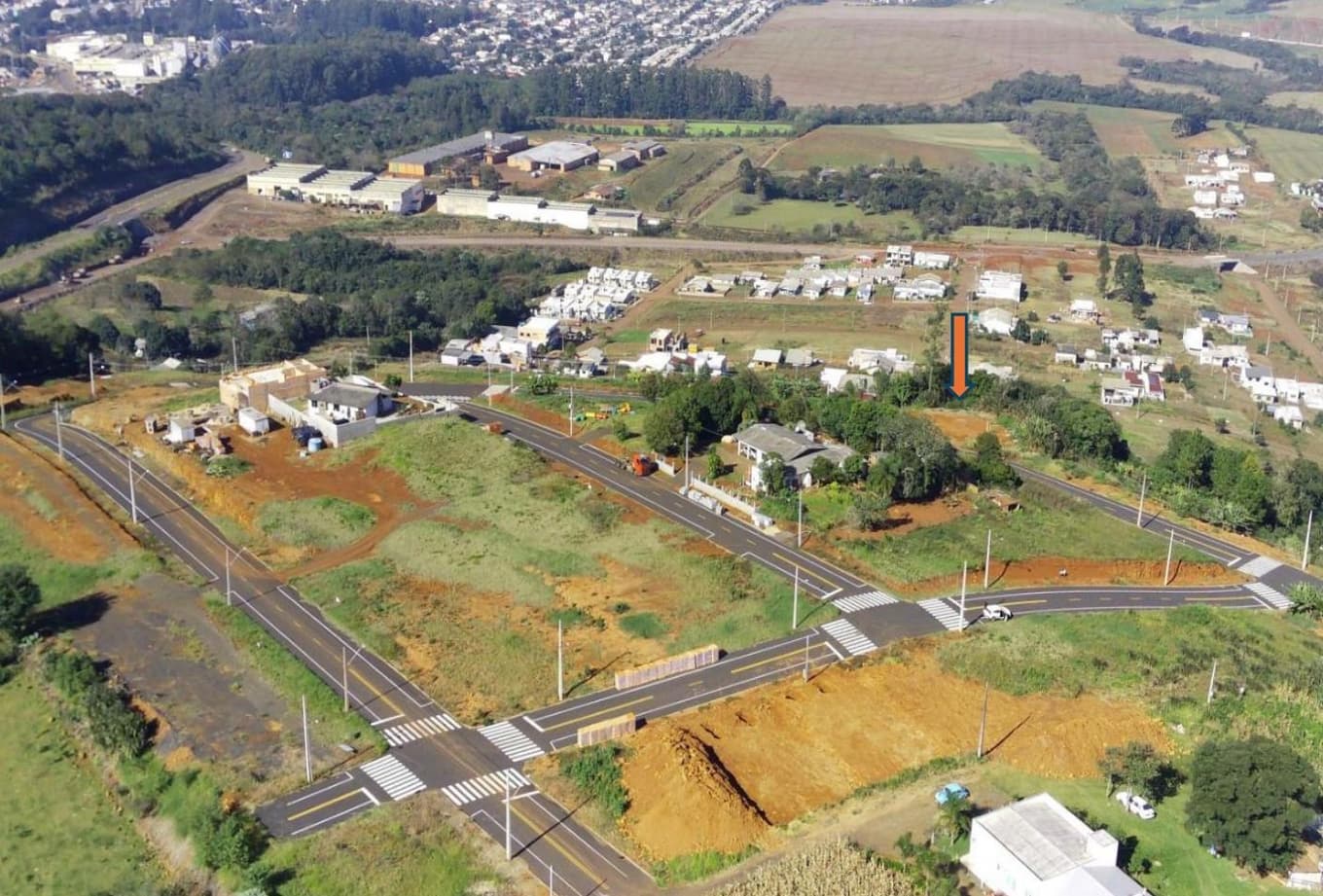 Foto 7 de 7: Terreno em leilão em Francisco Beltrão - PR, bairro Sadia — Terreno Urbano 300,00M2 - Próximo ao novo contorno, ruas asfaltadas, parte alta, área em ascensão e valorização