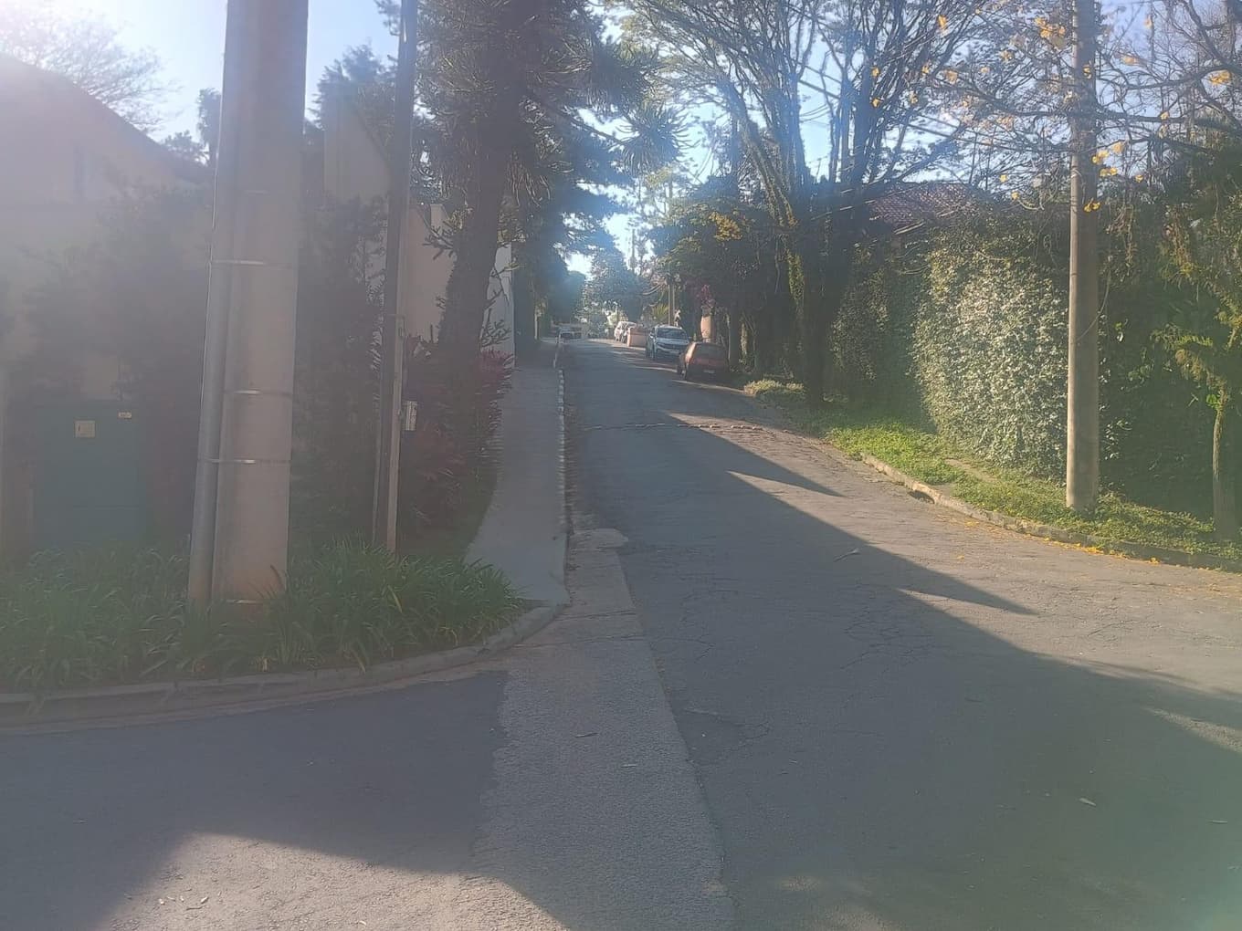 Foto 5 de 6: Casa em leilão em Cotia - SP — Casa 256m², Granja Vianna, em Cotia/SP - Ocupada