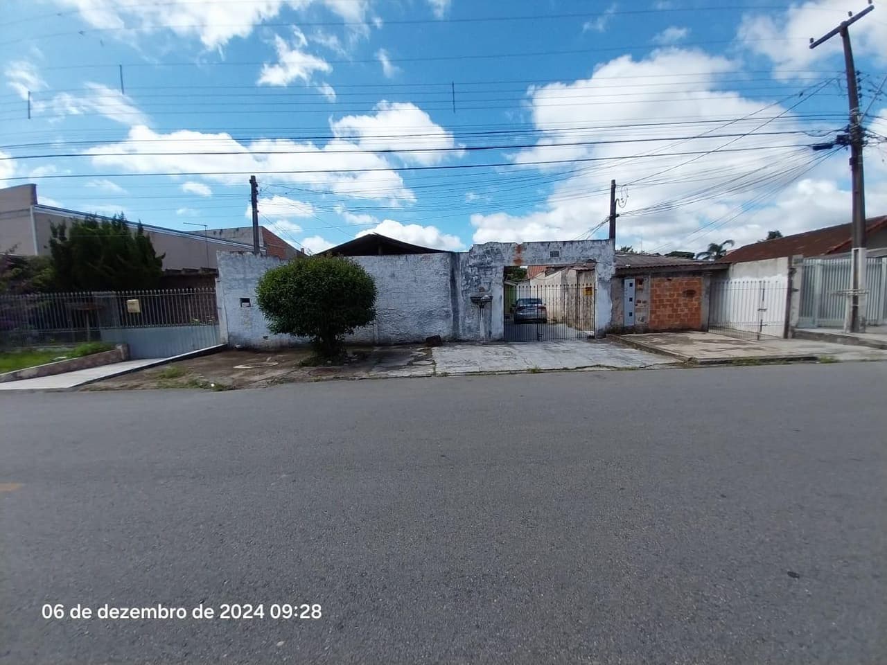 Foto 12 de 18: Terreno em leilão em Curitiba - PR, bairro Xaxim — Terreno 440,00m², contendo benfeitoria residencial com área de 266,00m², Xaxim, Curitiba/PR