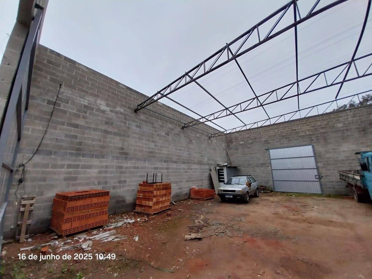 Foto 11 de 11: Terreno em leilão em Curitiba - PR, bairro Uberaba — Terreno urbano com área de 160,01m², contendo benfeitoria com área de 150,00m², Curitiba/PR