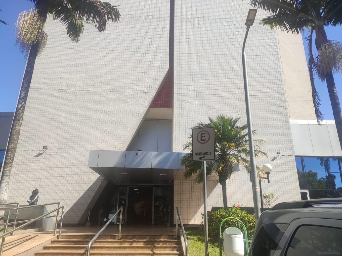 Comercial em leilão em Brasília - DF — Sobreloja 116m² + Box | SMHN Asa Norte/DF | Ed. de Clínicas | Desocupado