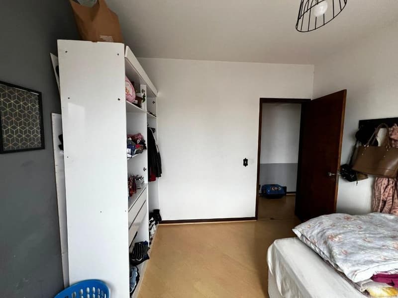 Foto 10 de 15: Apartamento em leilão em Curitiba - PR — Nua propriedade sobre o APARTAMENTO n.º 121 (cento e vinte um), do 12° andar do EDIFÍCIO ASTOR, situado na Praça Generoso Marques n°66, Curitiba/PR