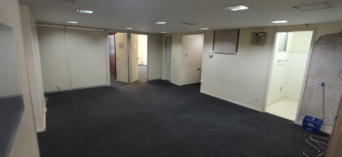 Foto 10 de 57: Comercial em leilão em Rio De Janeiro - RJ, bairro Centro — Conjunto Comercial 377m² na Av. Presidente Vargas, 583 | Centro/RJ | Próximo ao Metrô Uruguaiana e Candelária | Oportunidade para Investidores!