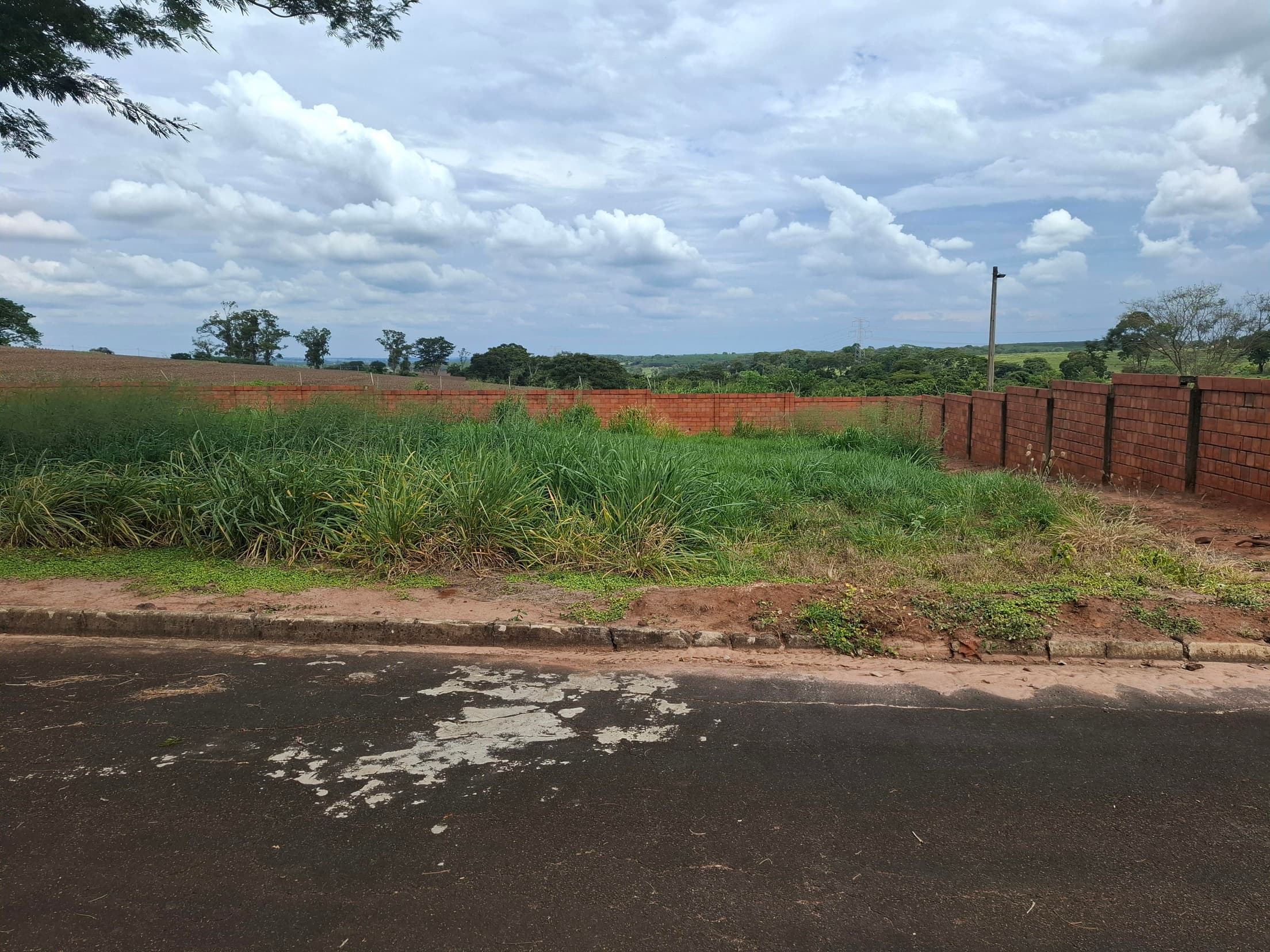 Foto 4 de 5: Terreno em leilão em Mirassol - SP — TERRENO DE 450m² (15x30) LOCALIZADO NO CONDOMINIO RESIDENCIAL SAN DIEGO - MIRASSOL/SP | MATRICULA 33.943