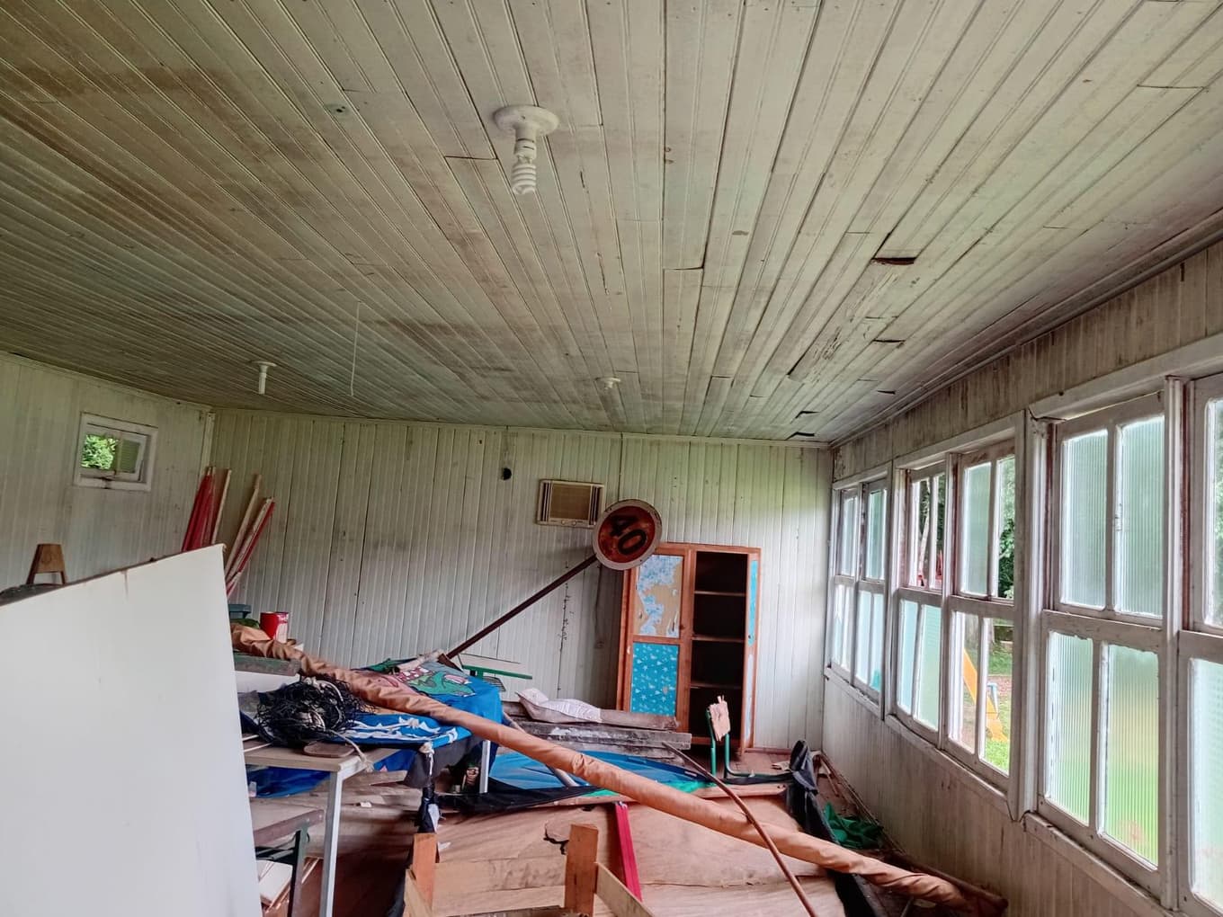 Foto 5 de 8: Casa em leilão em Romelândia - SC — CASA DE MADEIRA DE LEI MEDINDO APROXIMADAMENTE 60M²