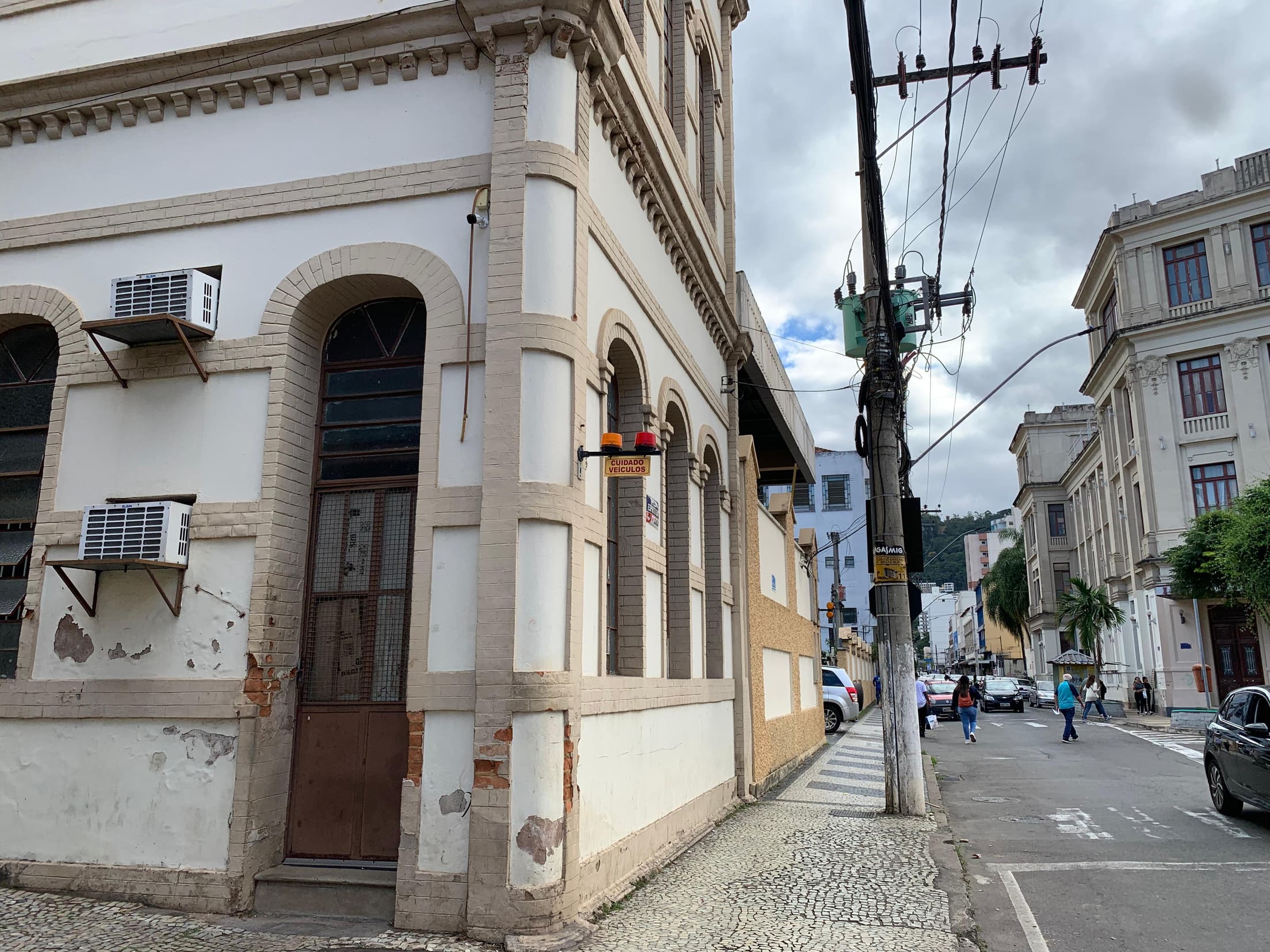 Foto 3 de 9: Comercial em leilão em Juiz De Fora - MG — Imóvel Comercial OCUPADO 2.875m² no Centro de Juiz de Fora/MG