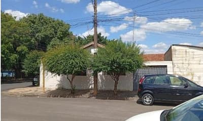 Foto 1 de 3: Casa em leilão em Araras - SP — (50%) Casa, A.T. 300m², A.C. 180m², Parque Industrial