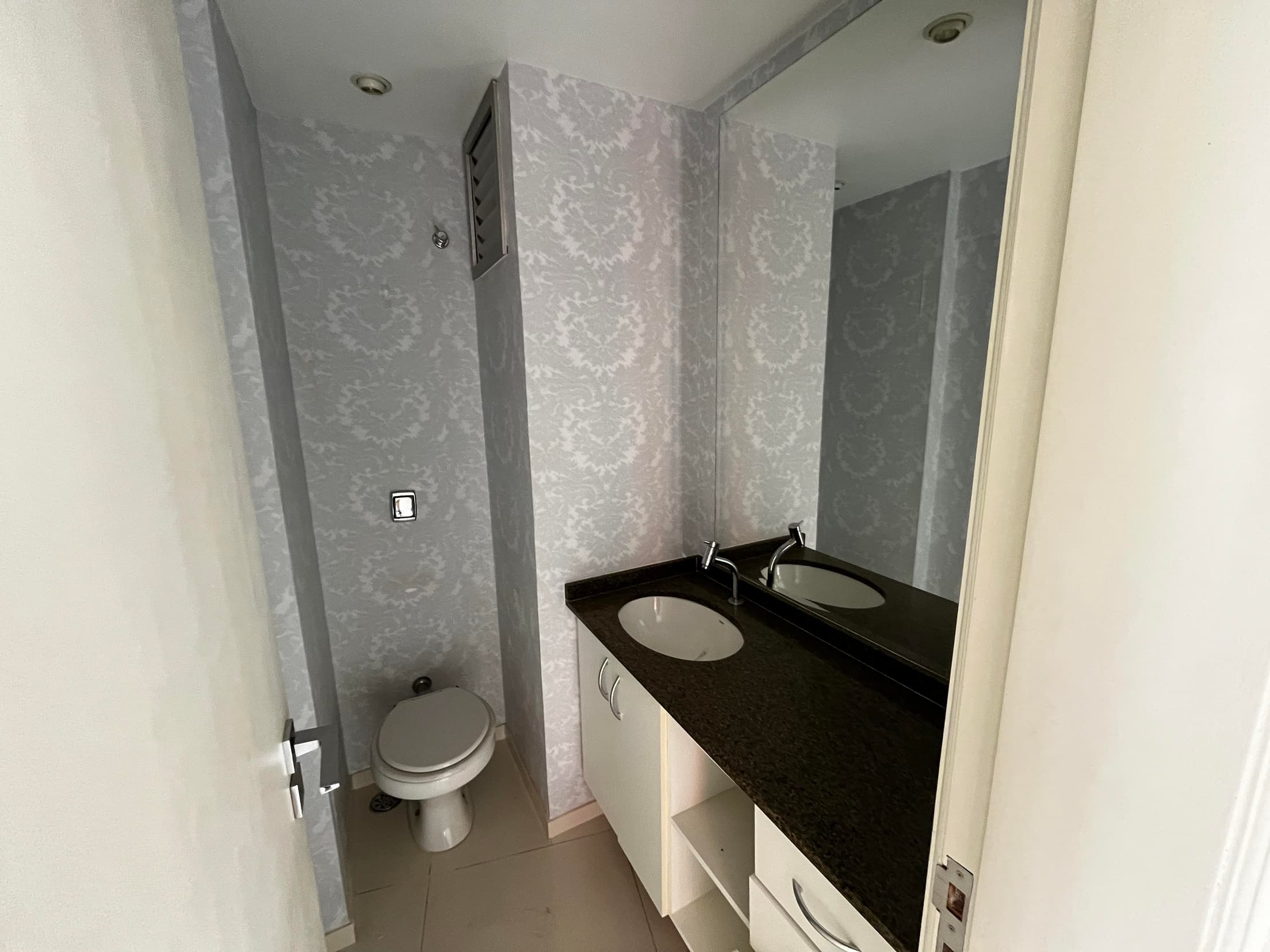 Foto 15 de 19: Apartamento em leilão em Curitiba - PR, bairro Batel — Apartamento área privativa 114,22m², com garagem, Rua Francisco Rocha 40, Batel, Curitiba/PR - M Falida ITP Informática