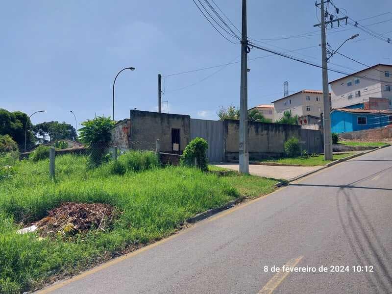 Terreno em leilão em Curitiba - PR — Terrenos com benfeitorias residenciais, área de 5.548,00m², localizados na Rua Miguel Furmann, 250 ¿ Campo de Santana ¿ Curitiba/PR