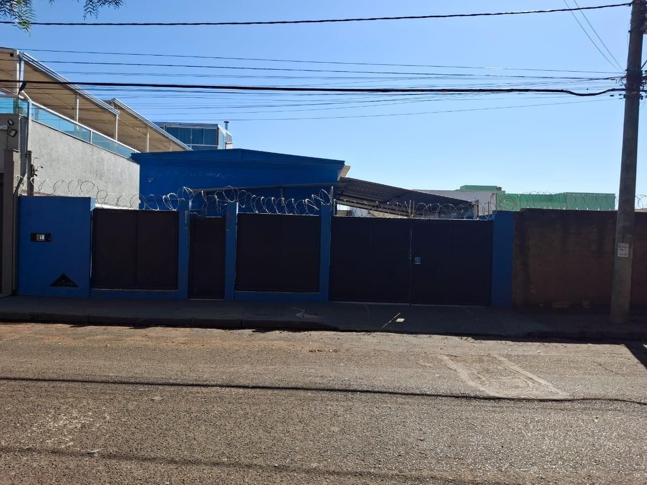 Comercial em leilão em Uberlândia - MG, bairro Segismundo Pereira — Prédio Comercial c/ Terreno de 360m², Desocupado no Segismundo Pereira, Uberlândia/MG