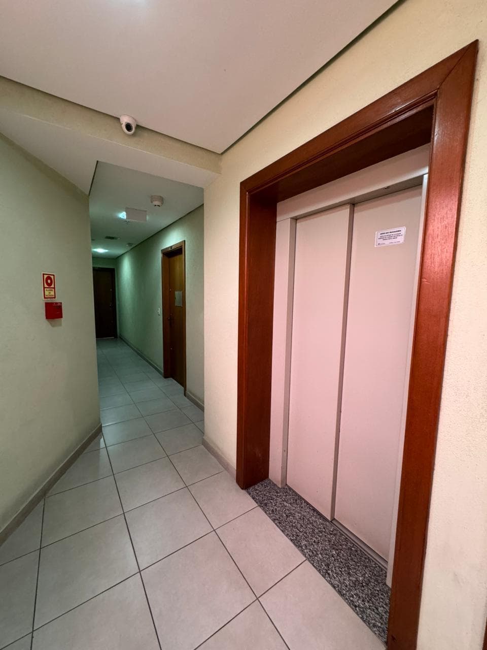 Foto 12 de 23: Comercial em leilão em Porto Alegre - RS, bairro Menino Deus — Sala comercial, Desocupado, 32.0 m2, PORTO ALEGRE / RS
