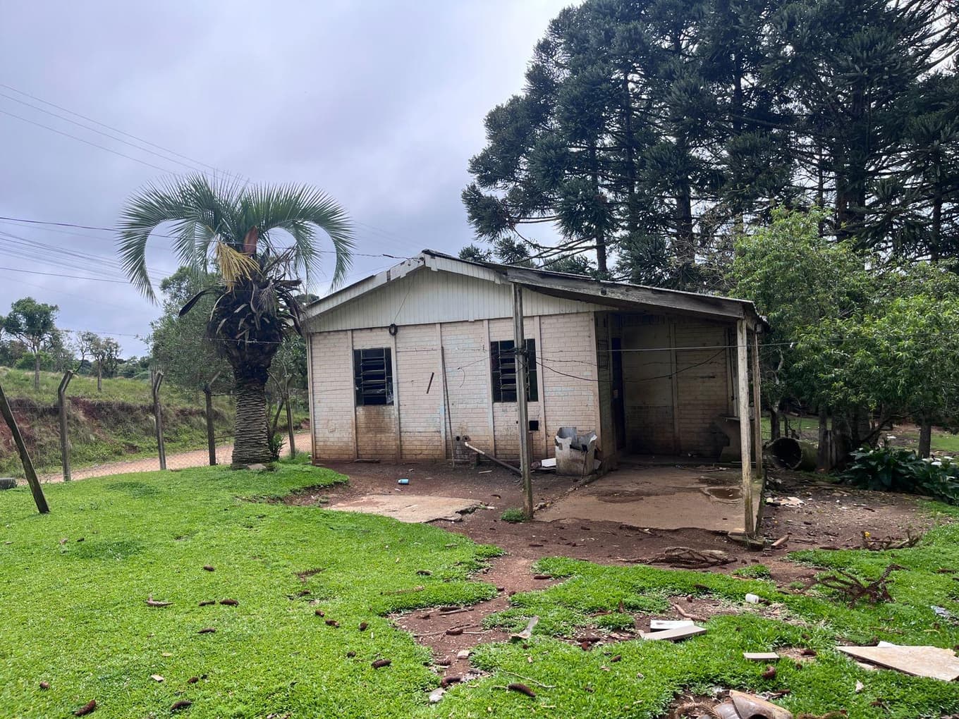 Foto 2 de 9: Terreno em leilão em Guarapuava - PR, bairro Morro Alto — TERRENO RURAL MEDINDO 6.050,00M² COM UM BARRACÃO - GUARAPUAVA-PR