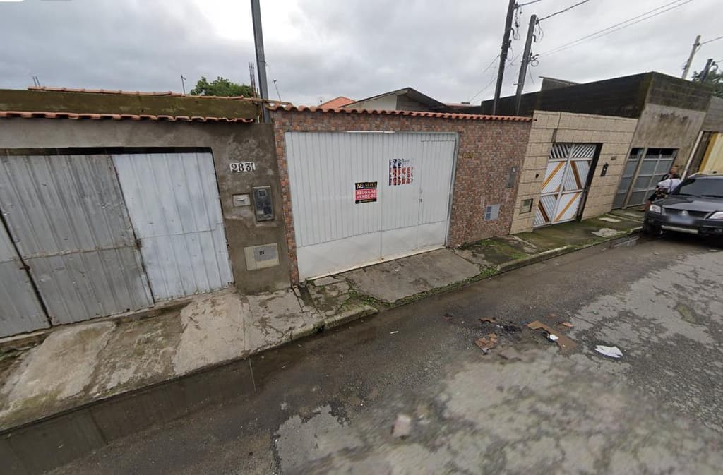 Casa em leilão em Praia Grande - SP — CASA JARDIM ESMERALDA