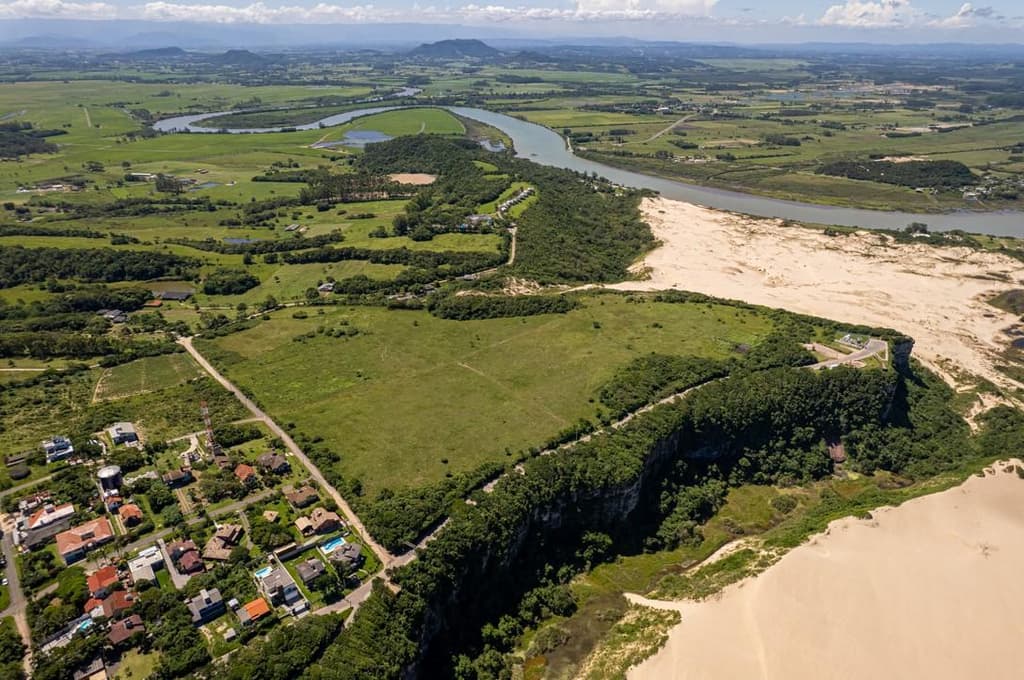 Foto 18 de 22: Terreno em leilão em Araranguá - SC — Lote de Terreno com 450m² - Morro dos Conventos - Araranguá - SC