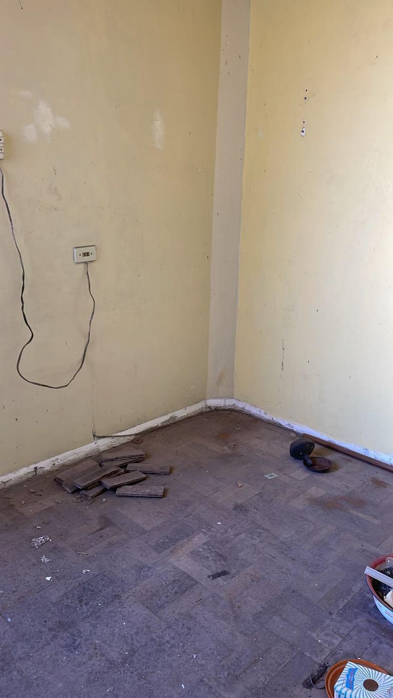 Foto 6 de 18: Apartamento em leilão em Paranaguá - PR, bairro Centro — Direitos decorrentes da ação de usucapião sobre o Apartamento nº 702, do 7º andar, do Edifício Nossa Senhora do Rocio, Paranaguá