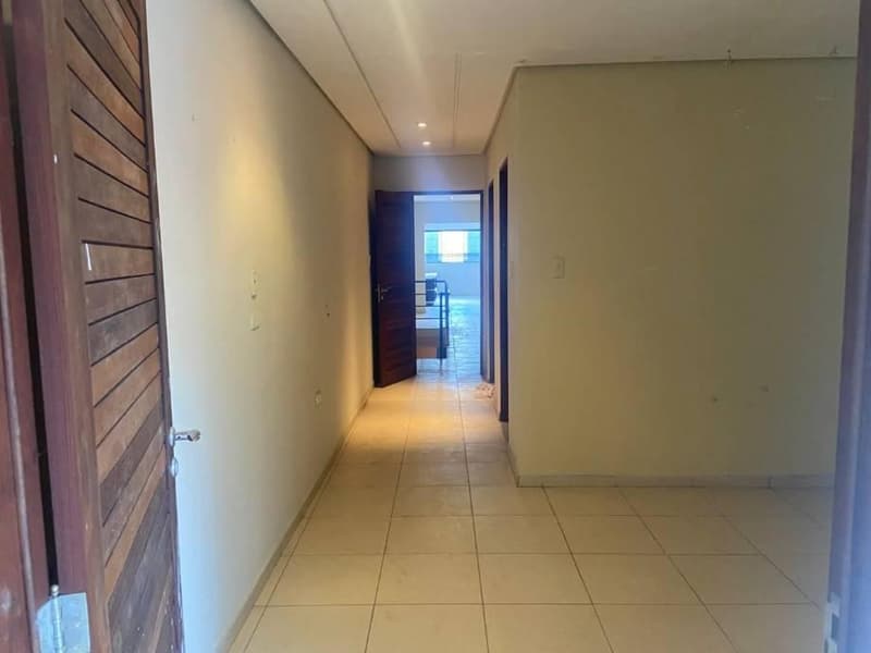 Foto 2 de 11: Casa em leilão em Vitória De Santo Antão - PE, bairro Matriz — Casa 160m² com Terreno 142m² | DESOCUPADA | Vitória de Santo Antão-PE | Matriz | 3 Qts - Próx. à Av. Silva Jardim e ao Hospital João Murilo de Oliveira - Financiamento até 420 Meses!