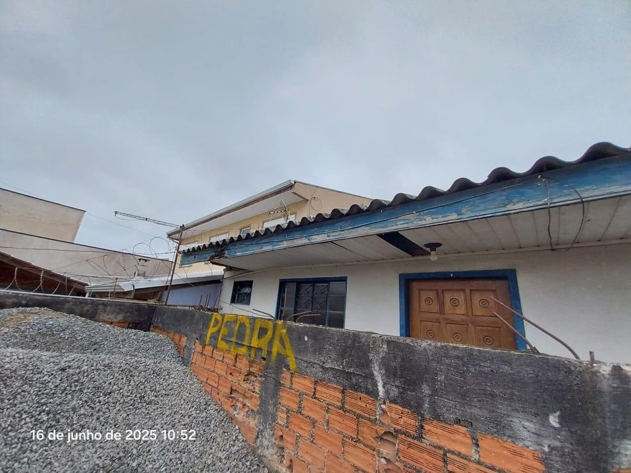 Foto 18 de 25: Terreno em leilão em Curitiba - PR, bairro Uberaba — Terreno urbano com área de 321,46m², contendo benfeitoria com área de 166,00m², Curitiba/PR