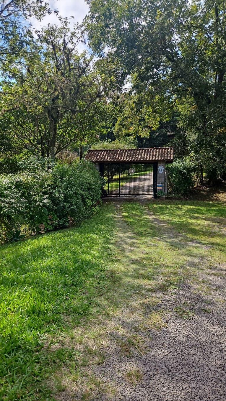 Foto 1 de 3: Casa em leilão em Picada Café - RS — IMÓVEL COM 4.107,00M² E BENFEITORIAS