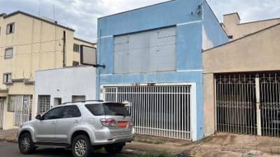Foto 1 de 10: Comercial em leilão em São Carlos - SP, bairro Centro — Prédio 197m² com Terreno 114m² | São Carlos-SP | Centro - 5 Dormitórios - Condições de Pagamento Facilitadas, Entre em Contato