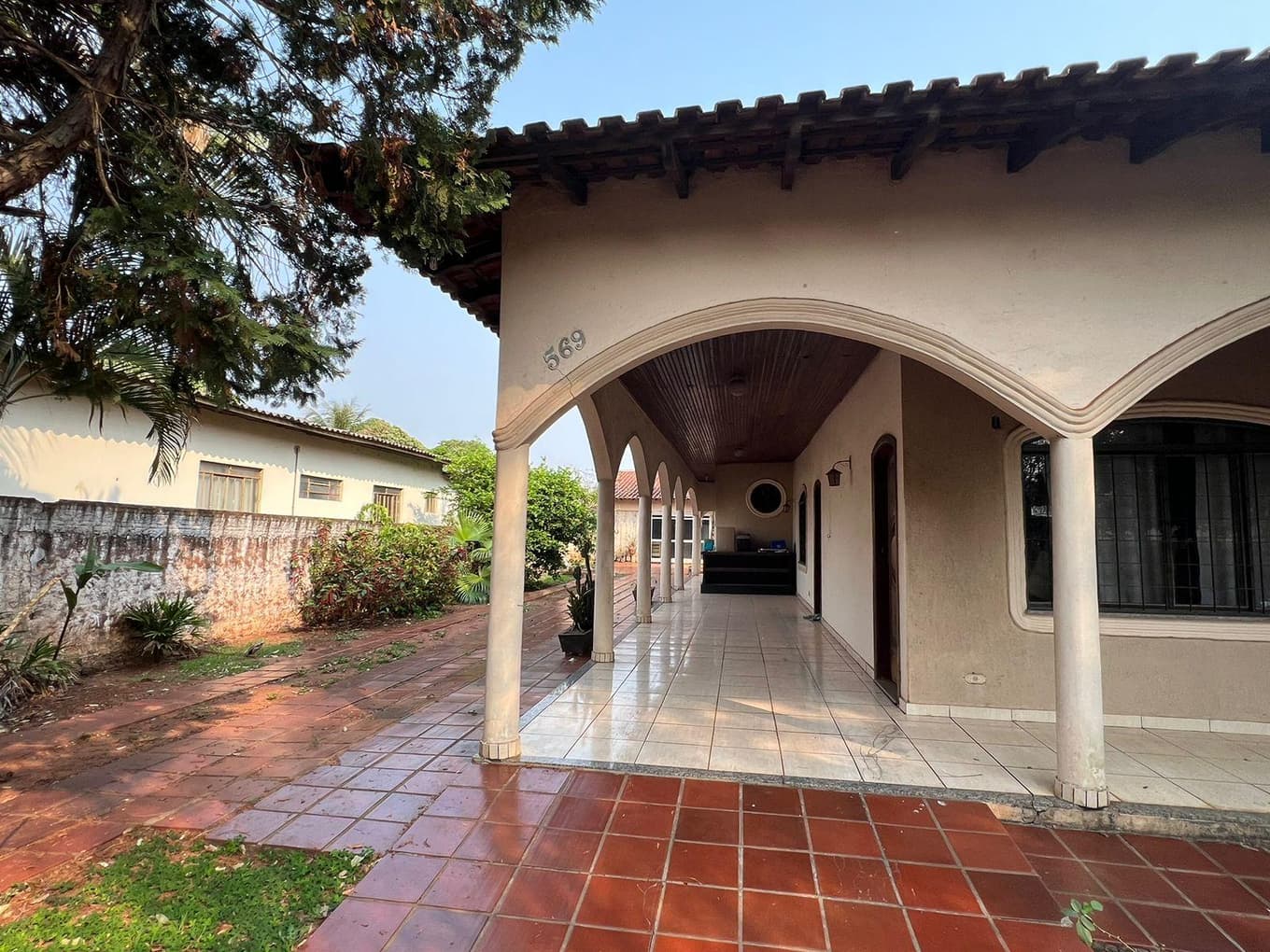 Terreno em leilão em Cianorte - PR, bairro Zona 02 — Terras com uma área total de 612,50m², contendo benfeitoria, Cianorte/PR