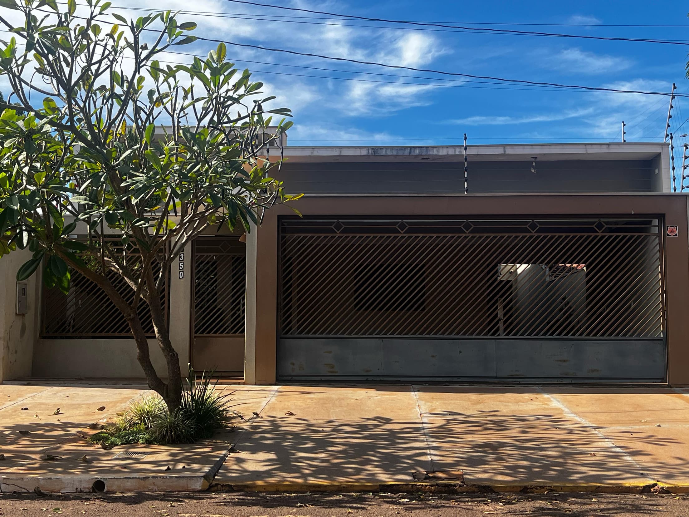 Foto 2 de 4: Casa em leilão em Rio Brilhante - MS — Casa 500,00m², Bairro Progresso, Rio Brilhante/MS ¿ Ocupada