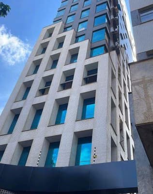 Comercial em leilão em Maringá - PR — Imóvel comercial no Edifício Empresarial Braz J.J. Abrão